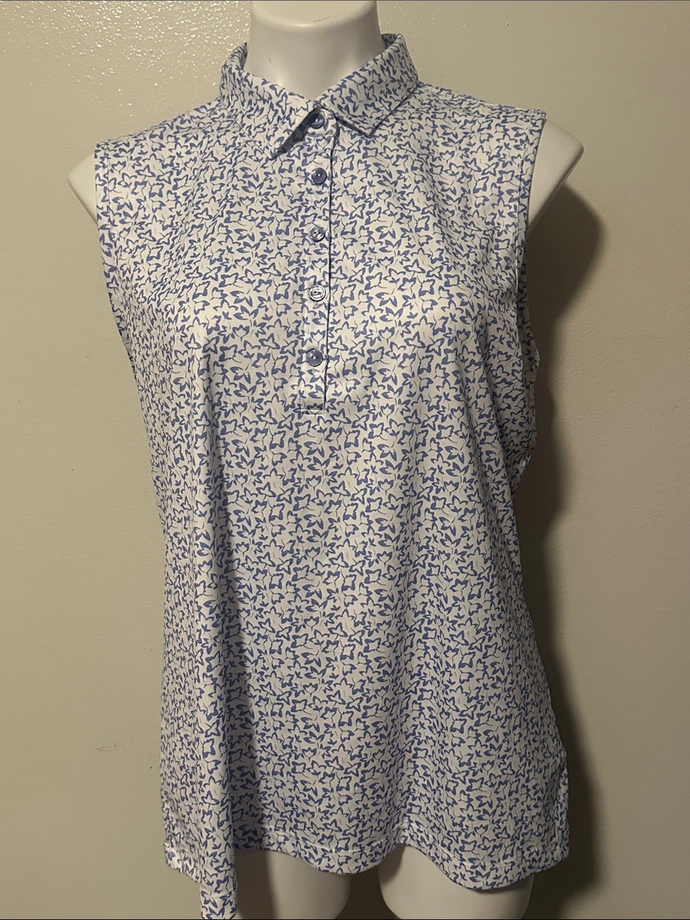 Greg Norman Collection Sleeveless Collared Top in White and Blue
